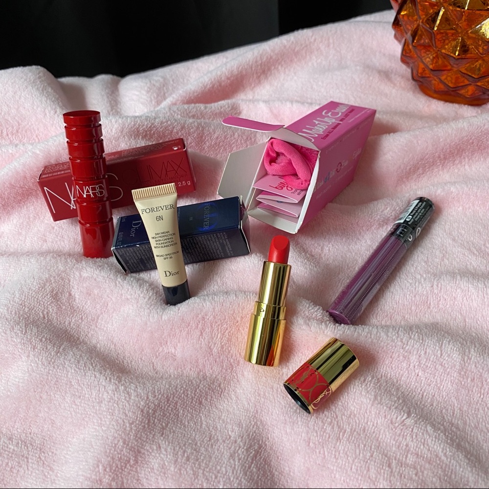 Glam and It’s Gone Makeup Sample Set